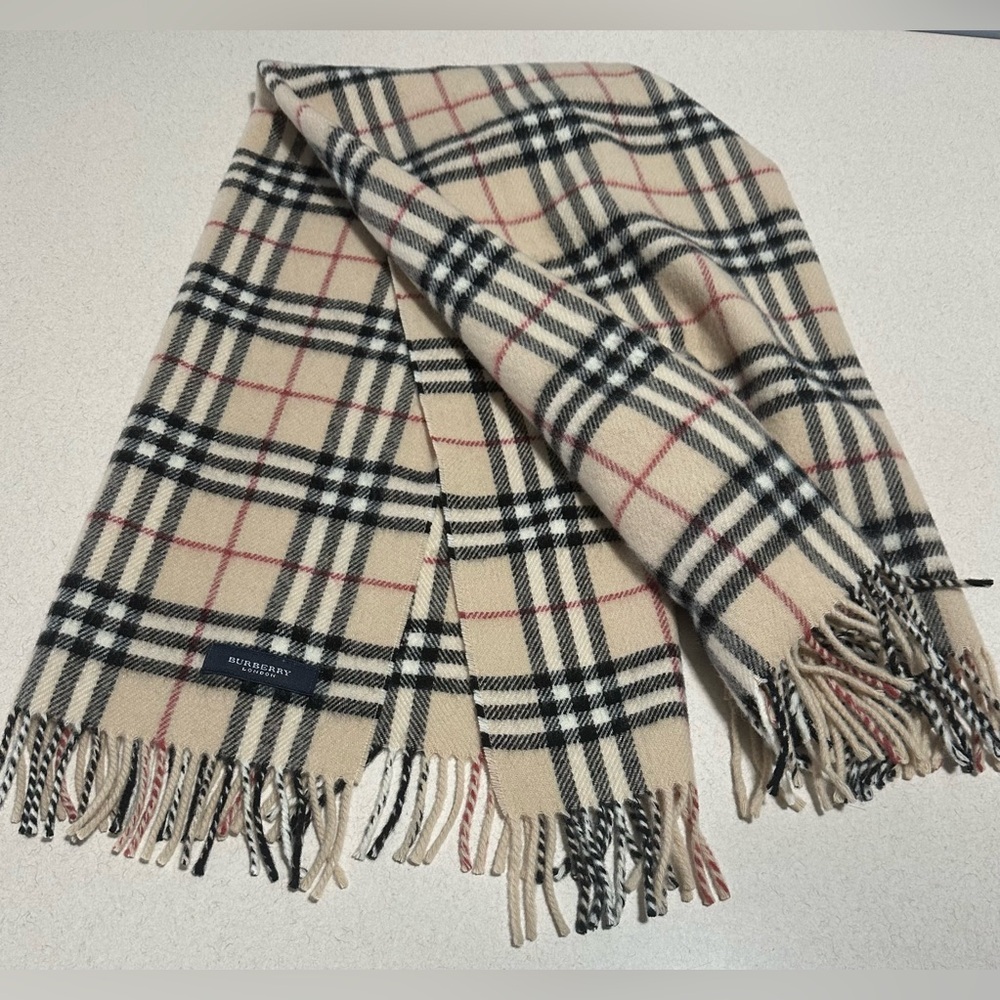 Burberry Scarf/Lap Blanket - Picture 2 of 7